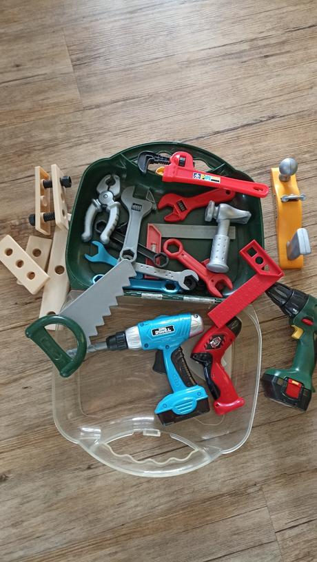 Kufrík s náradím, 