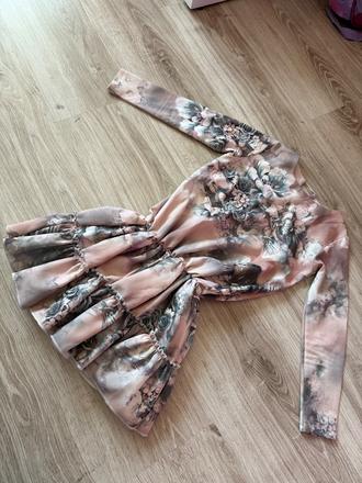 Kvietkovane šaty, 116