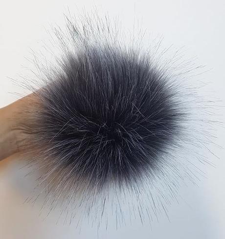 Kožušinový brmbolec 24,