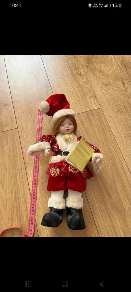 Vianočna porcelanova hrajuca babika, 