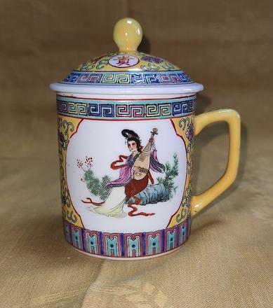 Šálka s vrchnákom 1, 