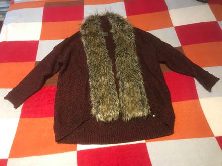 Sveter s kozusinou umelou, zn. guess, guess,xs