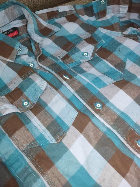 Hrubšia košeľa, s