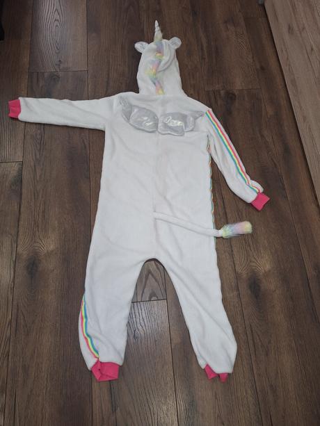 Overal unicorn, sinsay,152