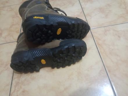 Turisticka obuv vibram, 37