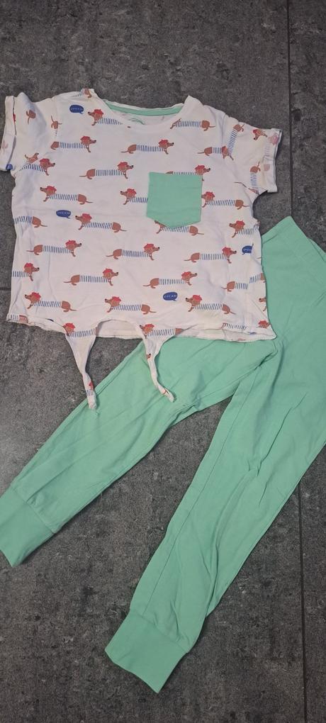 Pyžamo, reserved,110