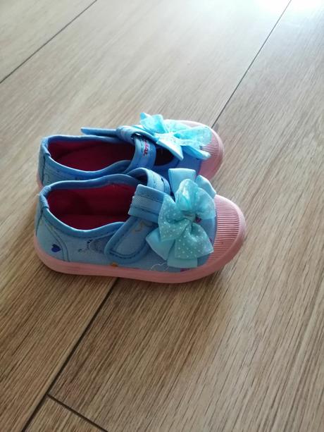 Dievcenske topanocky, 21