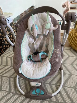 Ingenuity hojdacka a kresielko vibracne s melodiam, 