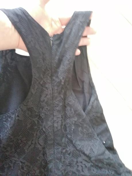 Čipkované šaty, s