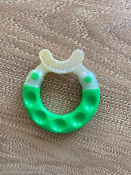 Hryzatko mám / bite & brush, 