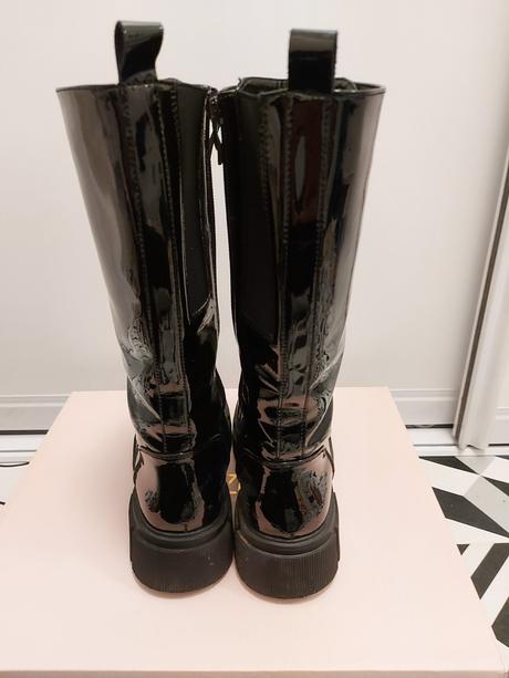 Vysoké lakované čižmy, 36