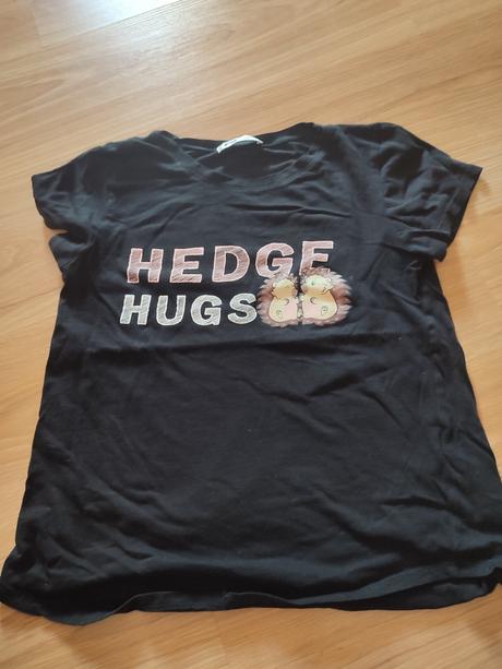 Čierne tričko s ježkami, s