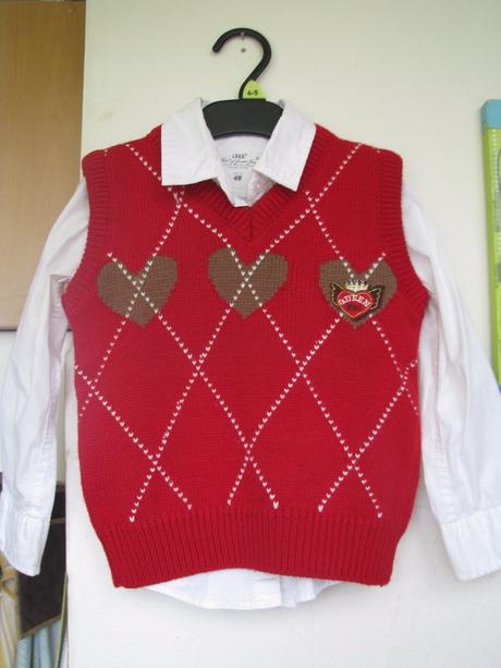 Biela blúzička a červená vestička, h&m,104