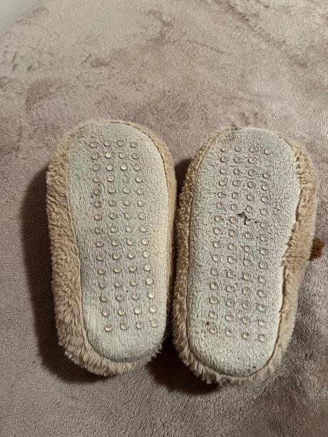 Plyšové papučky, 36