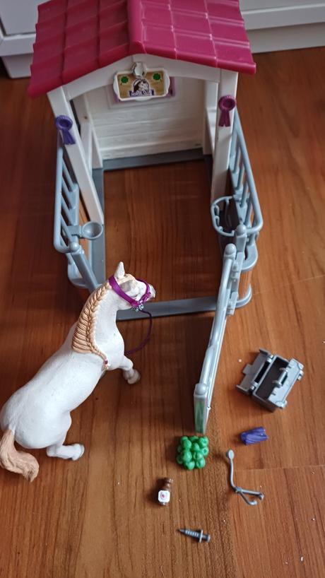 Schleich kone stajňa  42368, 