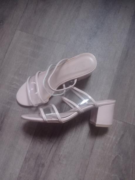 Transparentné šľapky, 38