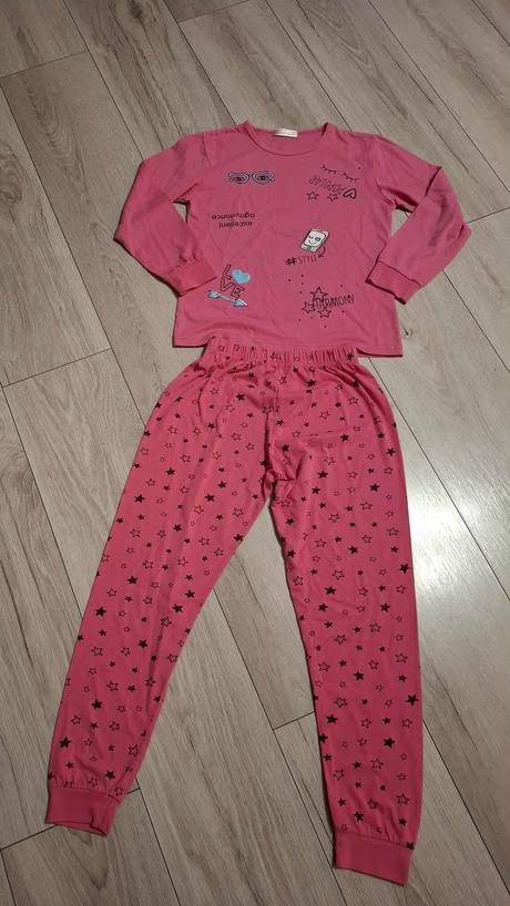 Pyžamko 134/140, 134