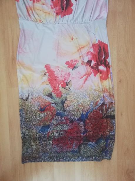 Kvetované šaty, 42