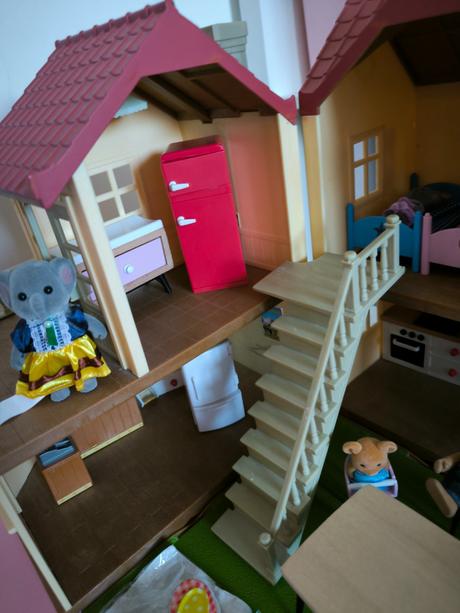 Sylvanian family domček s príslušenstvom,