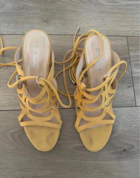 Žlte sandalky, 39