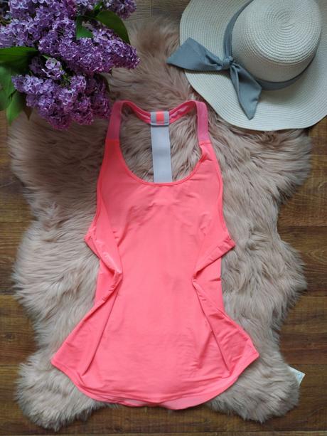 Slabo-oranžové voľné športové tielko, m