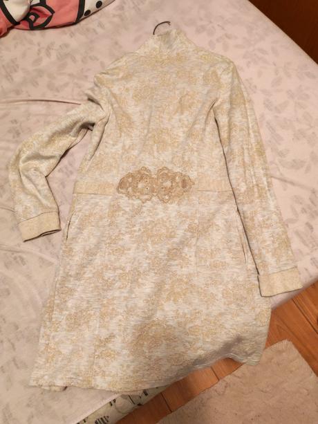 Kardigán so zlatými ornamentami, m