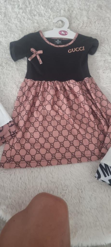 Šaty louis vuitton, 92