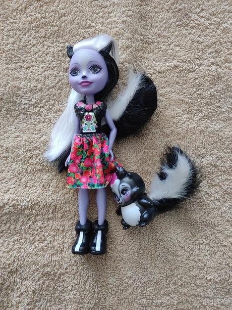 Enchantimals bábika,