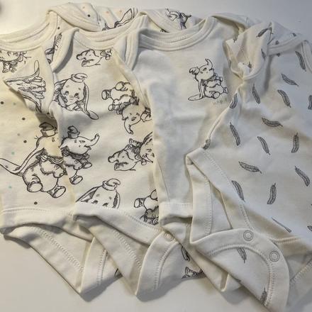 Sada 4 ks bodíčiek s krátkym rukávom, c&a,56