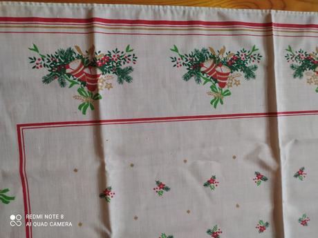 Retro vianočny obrus zvončeky 140x114 - 20 eur,
