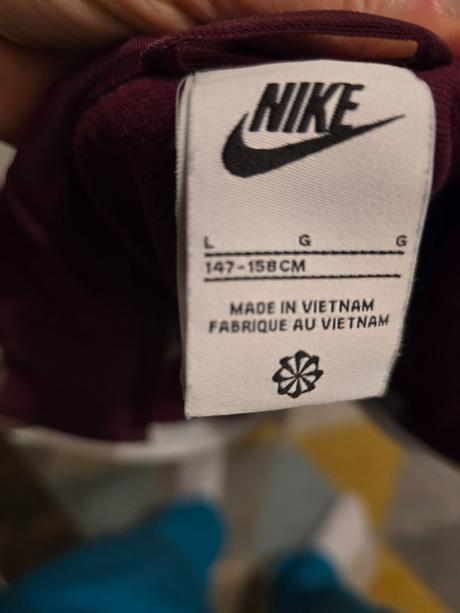 Teplakova suprava, nike,146