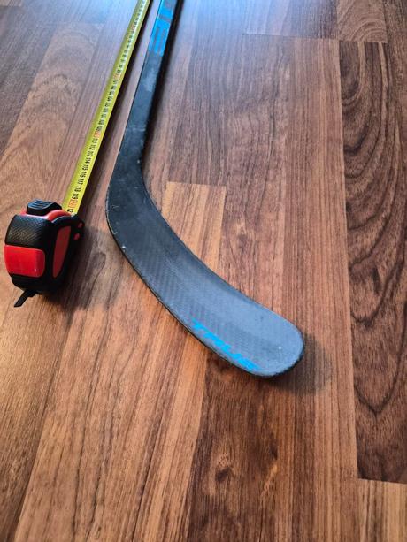 Hokejka true xcore xc9 acf grip junior,
