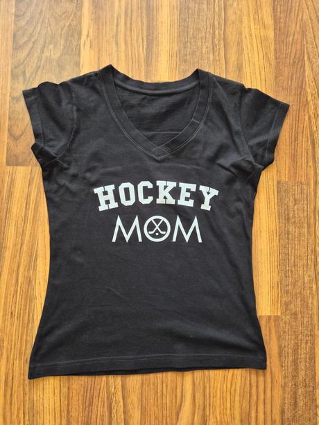 Tričko hockey mom nové, s