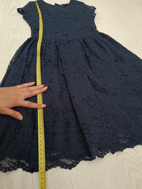 Tmavomodré krajkove šaty, pepco,158