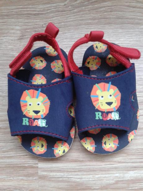 Levikove sandalky, f&f,19