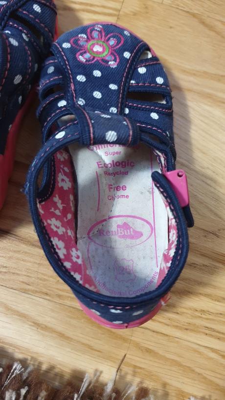 Bodkovane sandalky, ren but,25