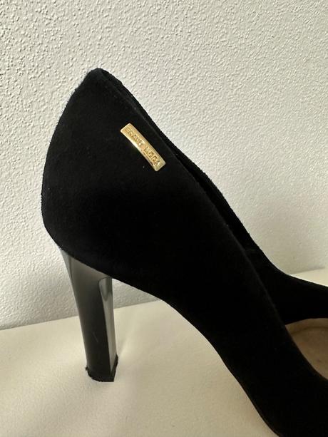 Elegantne semišove lodičky, 38