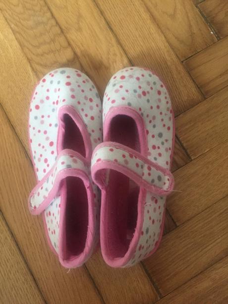 Dievcenske papuce, 25