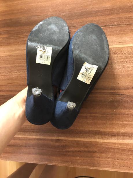 Sandalky na opatku, 37