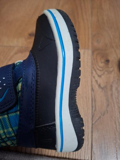 Čižmičky 20, lupilu,20