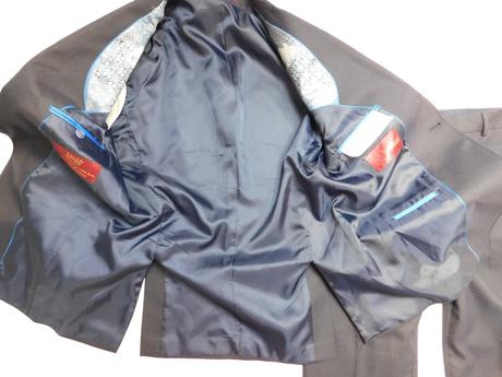 Luxusný pánsky oblek tmavomodrej farby, m