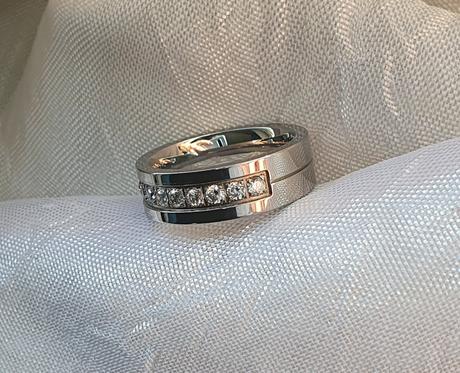 Obrúčka z chirurgickej ocele,