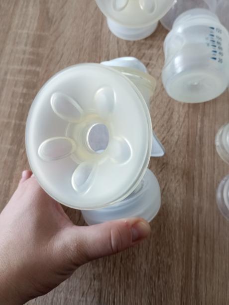 2x odsávačka mlieka s príslušenstvom, 