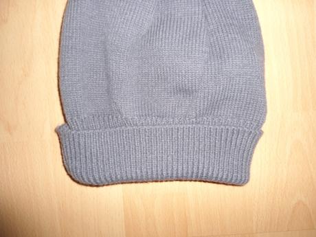 Siva damska ciapka s brmbolcom, s