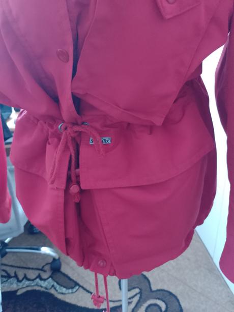 Dámska prechodná vetrovka, 38