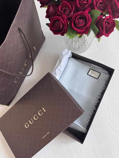 Gucci - modrý šál, 