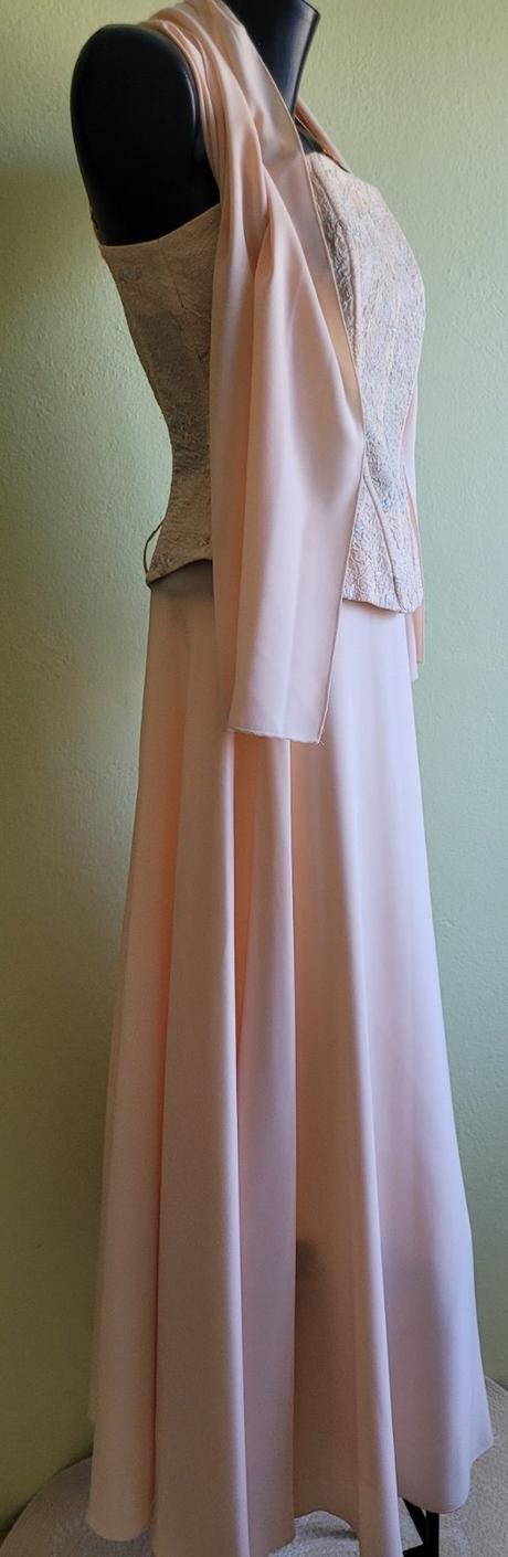 Spoločenské šaty, 40