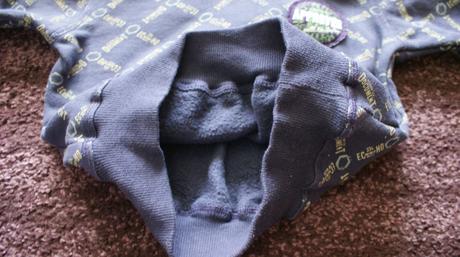 Mikina s klokanim vrecom, 104