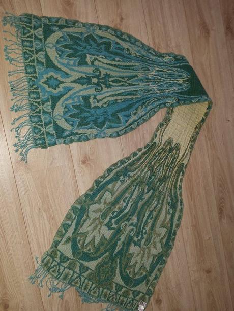 Krasny znackovy sal, xxl