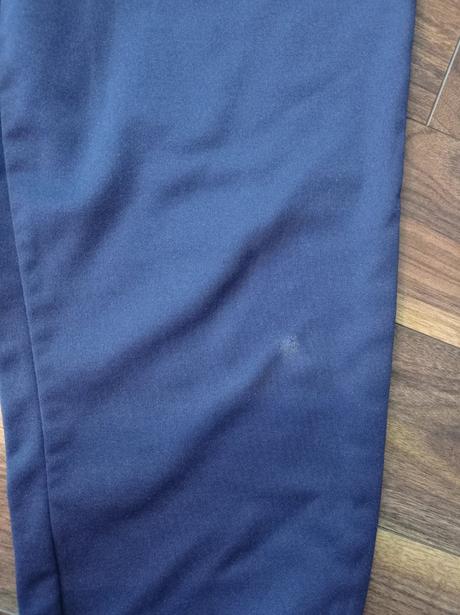 Tréningové teplaky, 158